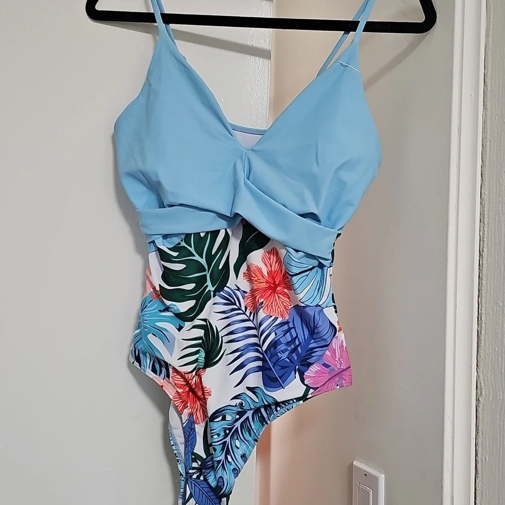 NWT Binlowis V-Neck Push-Up One-Piece  Floral Leaf Swimsuit Small
